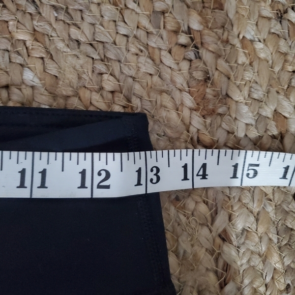 Fabletics NEW olive capri - Picture 8 of 9